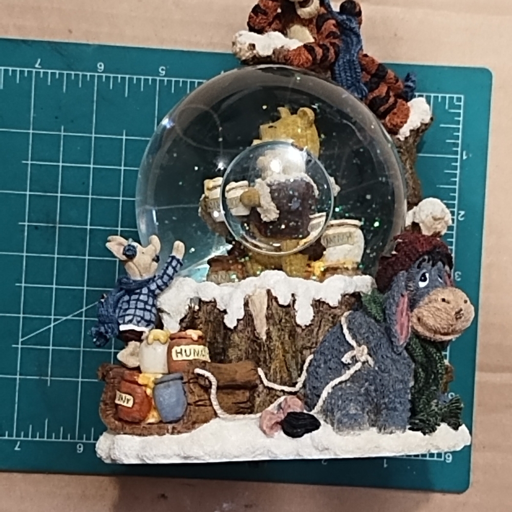 Winnie the Pooh Snow Globe Disney Boyds Collectible 100 Acre Woods Like New